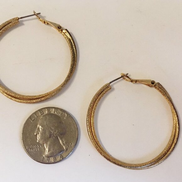 Double Hoop Earrings Gold Textured Twisted Rings Pierced Hinged Back Statement - Picture 6 of 6